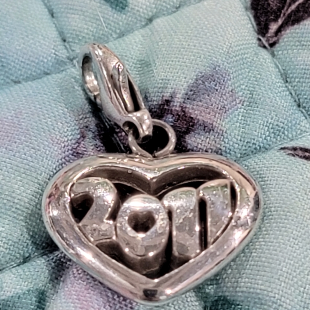 BRIGHTON RETIRED 2011 REMEMBRANCE SNAP CHARM NWOT ✨️